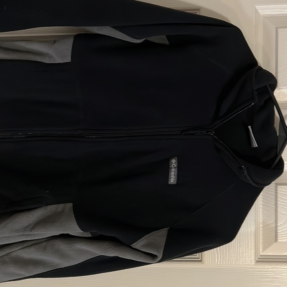 Columbia jacket (xs), vest (s) t shirt (s) - Picture 8 of 11